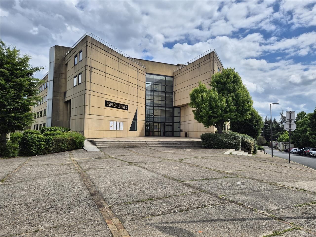 Location bureaux 2571 m² non divisibles