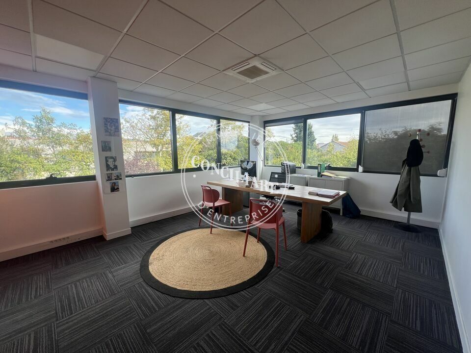 Location bureaux 24.15 m² divisibles à partir de 13.25 m²