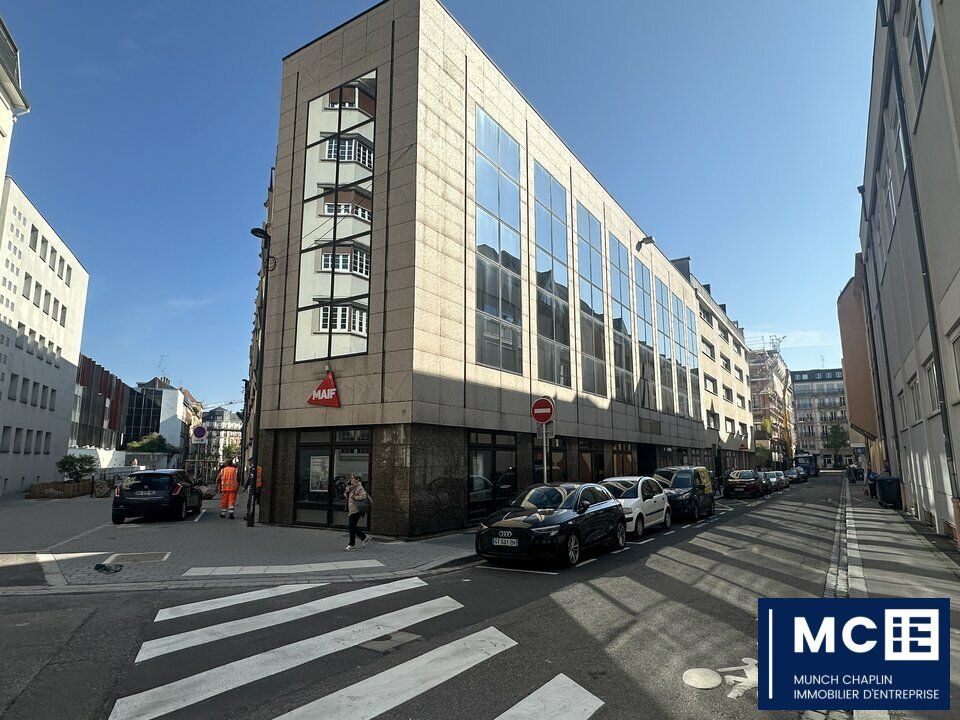 Location bureaux 228 m² divisibles à partir de 79 m²