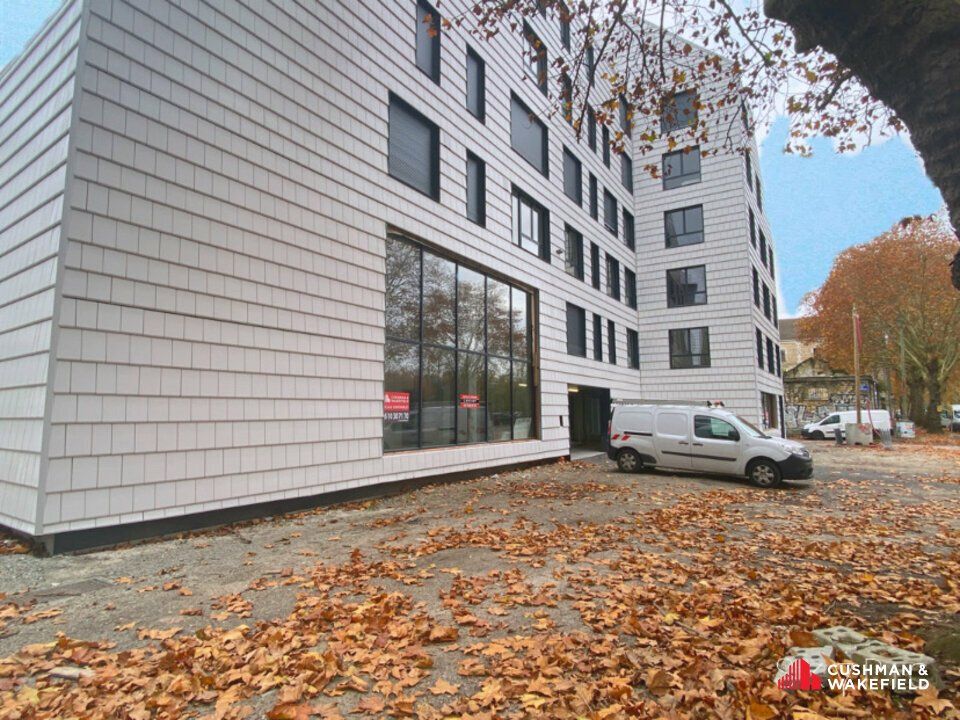 Vente local commercial 135.5 m² non divisibles