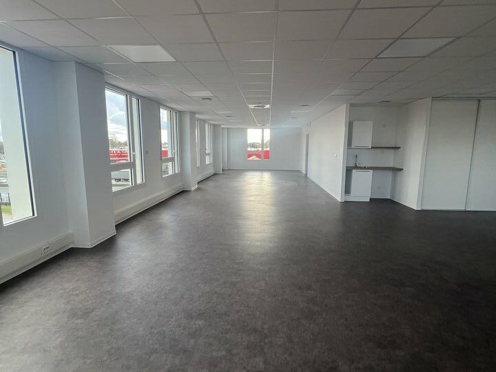 Bureaux neuf à louer proche rocade