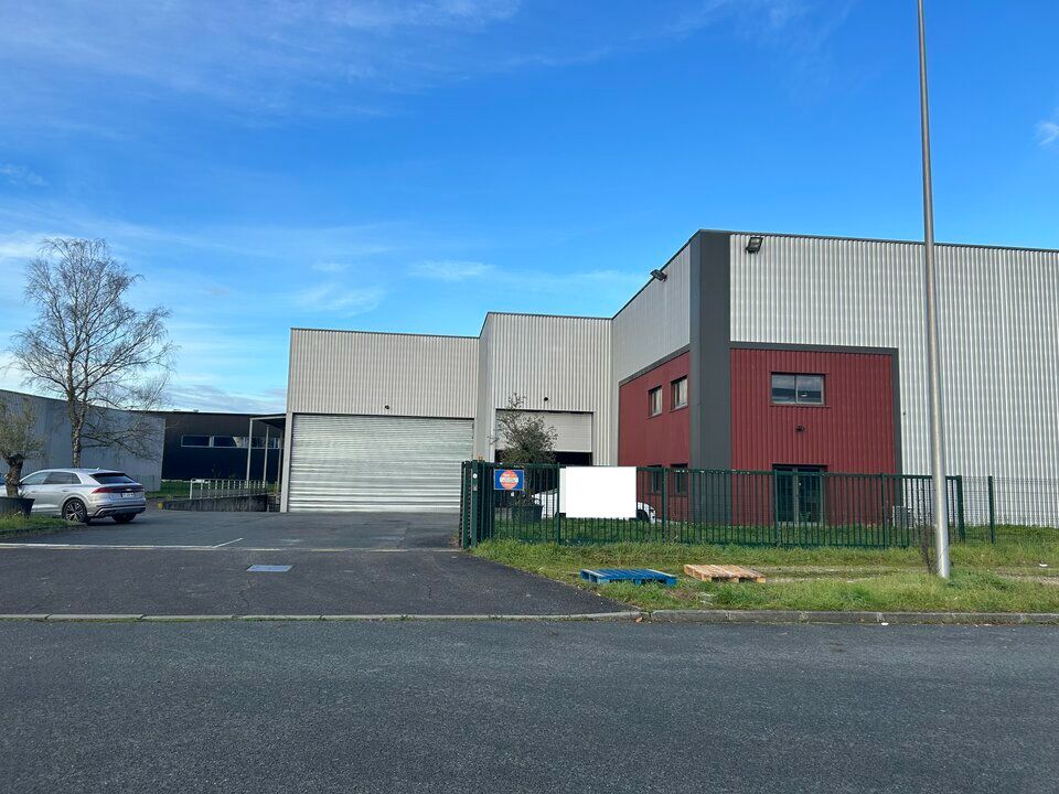 Vente local d''activites 4886 m² non divisibles