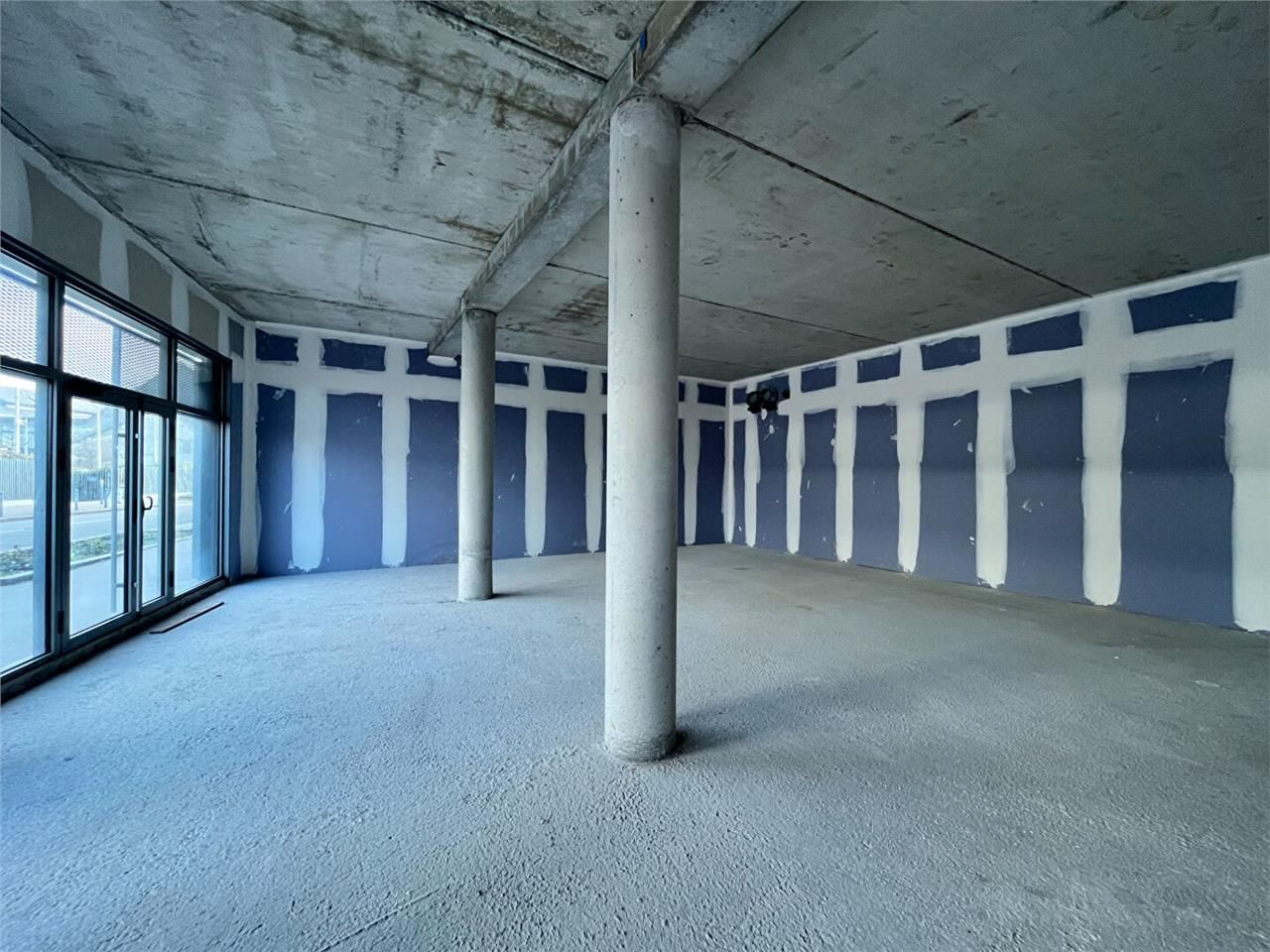 local commercial caen 120.92 m²