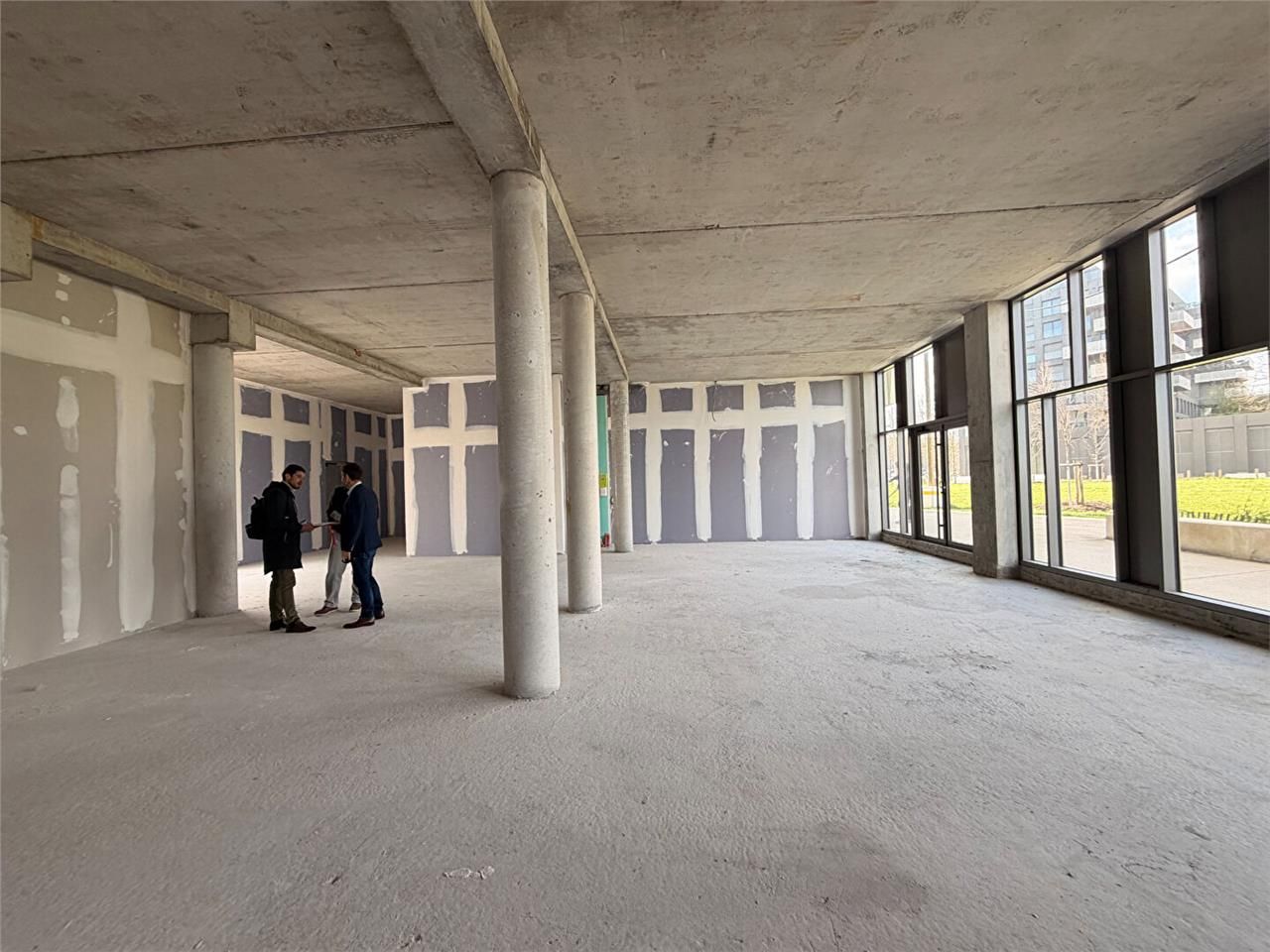 local commercial caen 163.70 m²