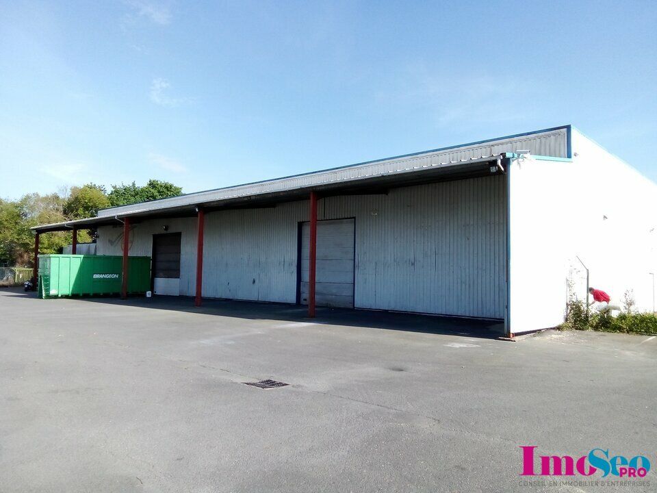 Location entrepot 1380 m² non divisibles