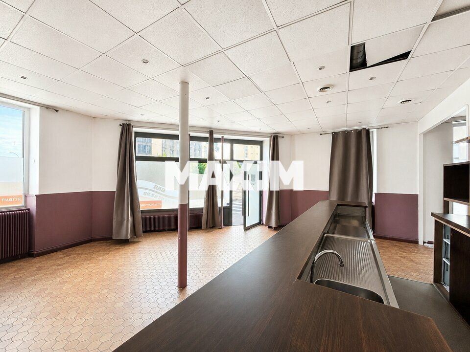 Location local commercial 64.2 m² non divisibles