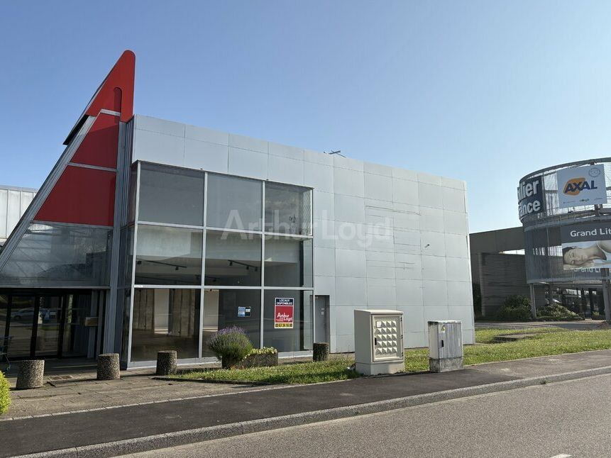 Location local commercial 830 m² non divisibles
