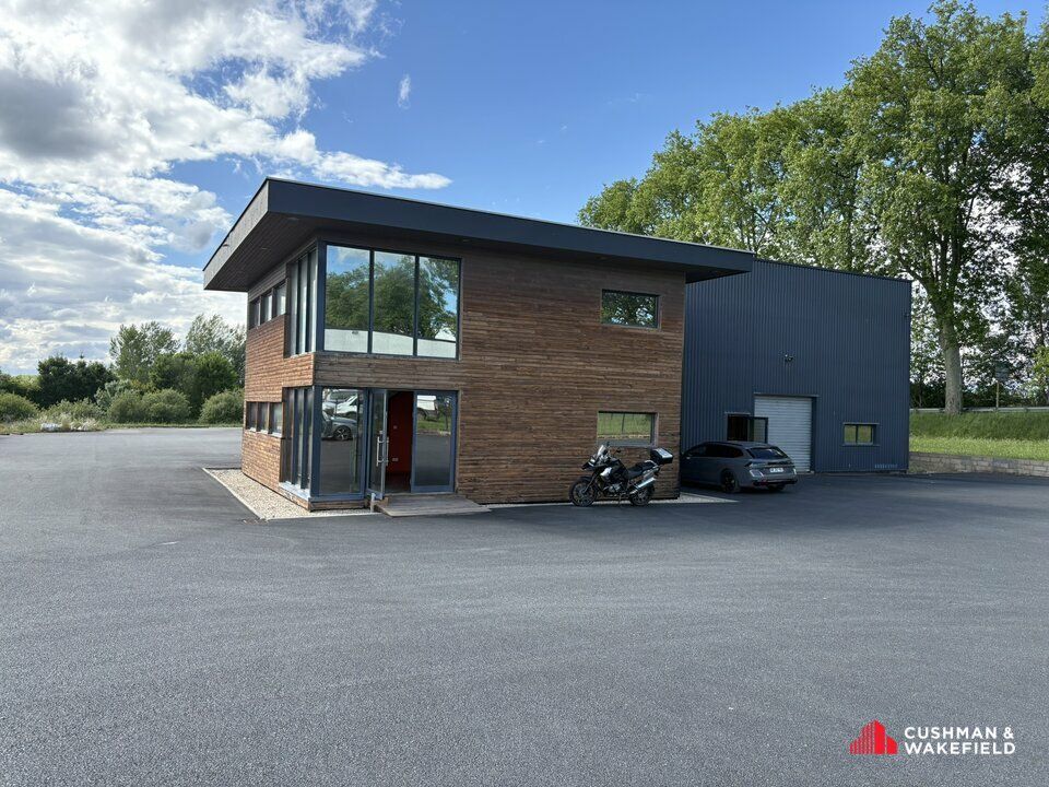Vente local d''activites 1134 m² non divisibles