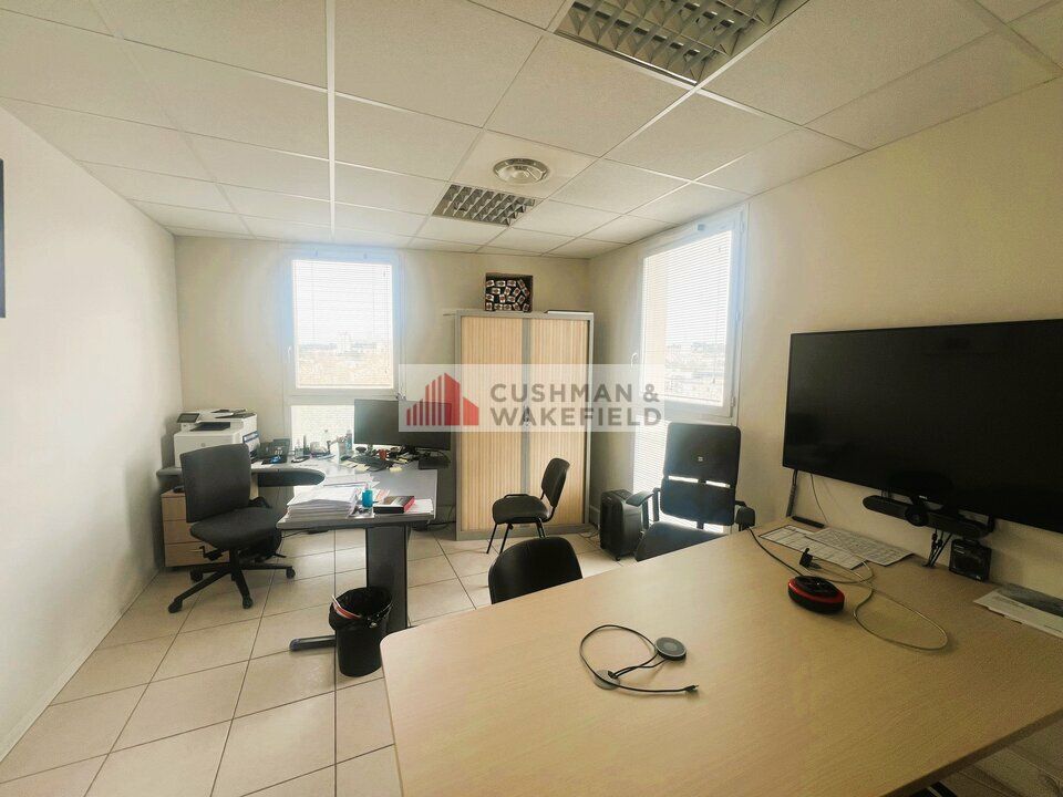 NIMES - BUREAUX A LOUER