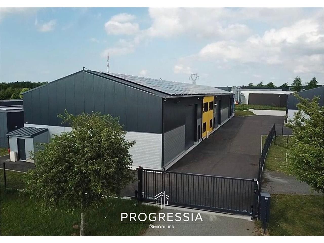 Location local 1021.50 m² à SAINT JEAN DE LA NEUVILLE