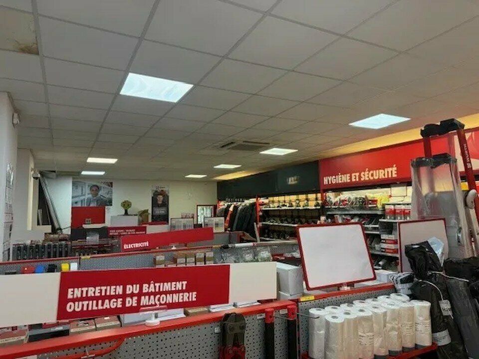 Location local d''activites 309 m² non divisibles