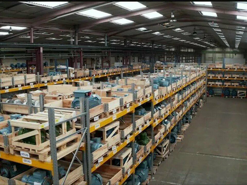 Vente local d''activites 2600 m² non divisibles