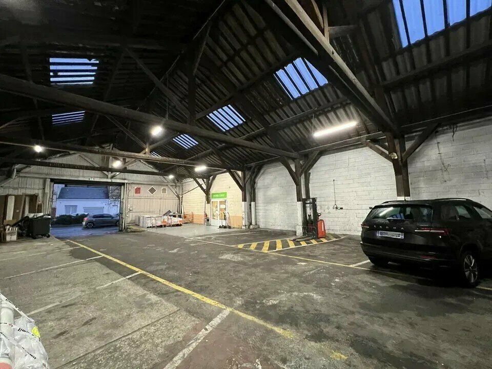 Local d'activités 1 000 m² à vendre ou à louer à Le Havre (76)