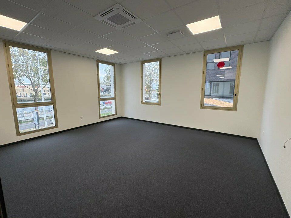 Location bureaux 473 m² non divisibles
