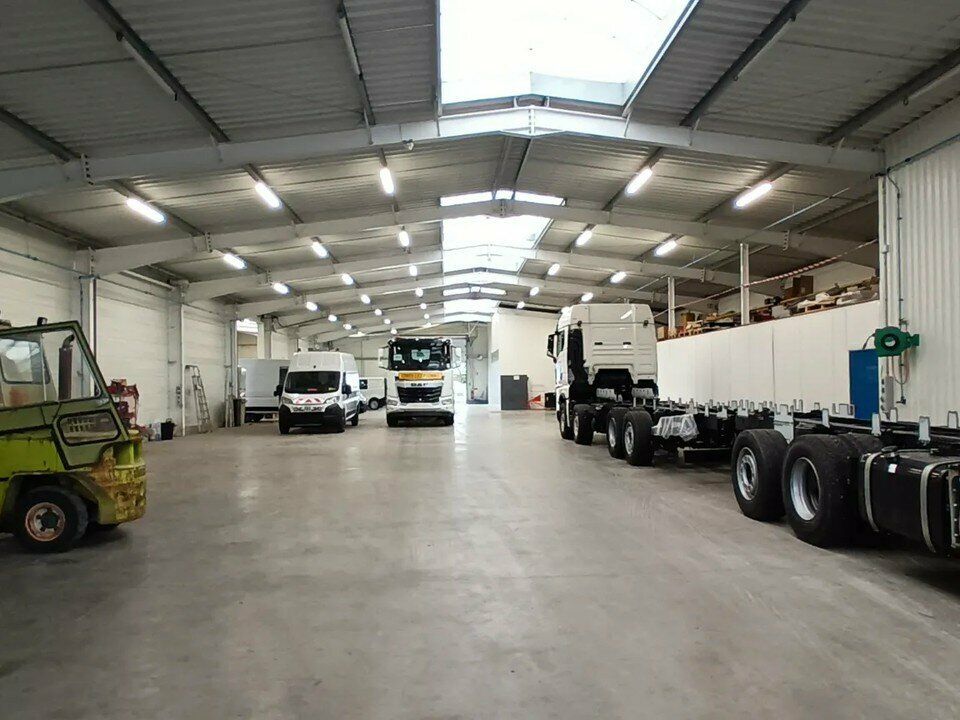 Vente local d''activites 2607 m² non divisibles