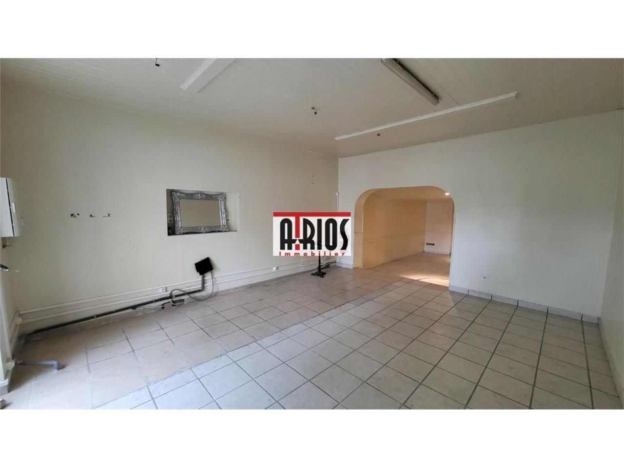 Location local commercial 47 m² non divisibles