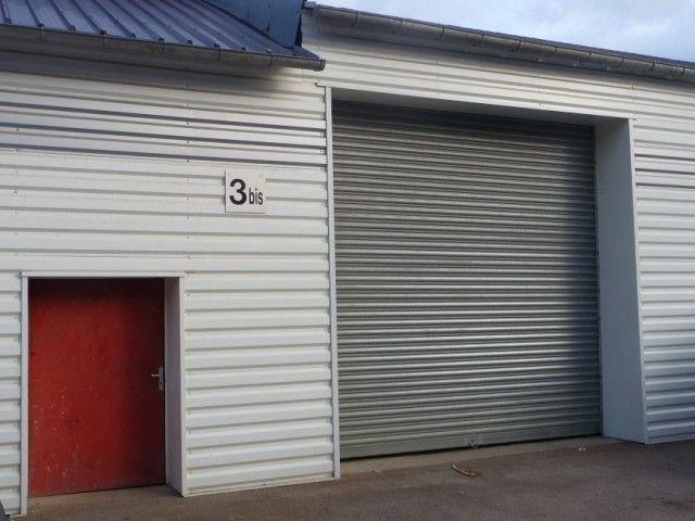 Location local d''activites 125 m² non divisibles