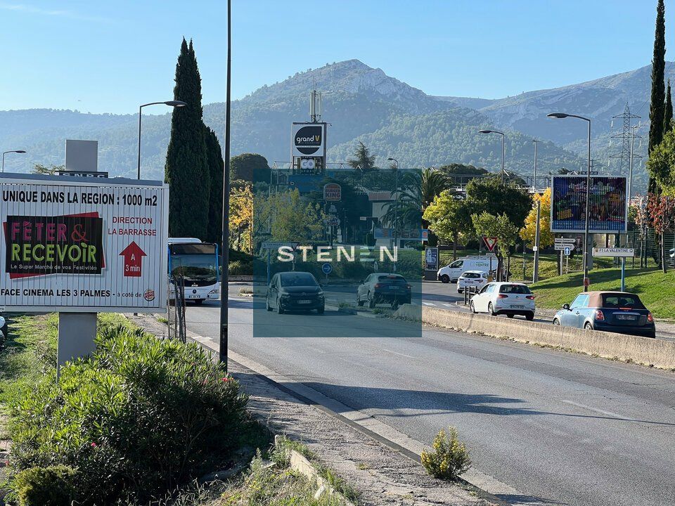 LOCATION LOCAUX COMMERCIAUX DE 53m2 à 634m2 - MARSEILLE 11e