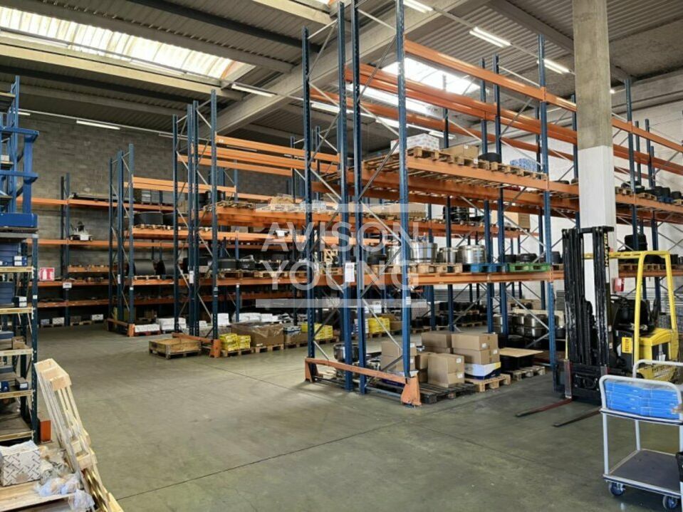 Location local d''activites 949 m² non divisibles