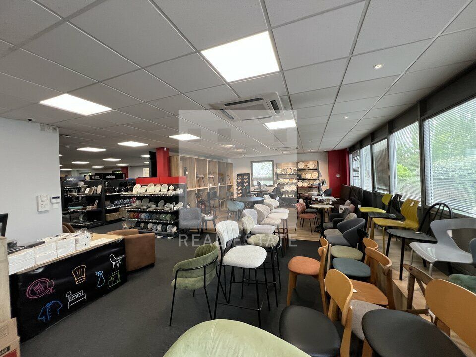 Des bureaux clés en main à Limonest, au cœur d'un emplacement stratégique entre l'A6 et la RN6.