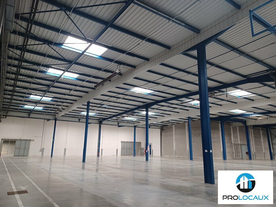 Location entrepot 10682 m² divisibles à partir de 4492 m²