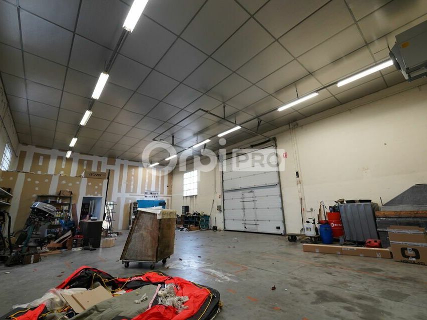 Location local d''activites 490 m² non divisibles