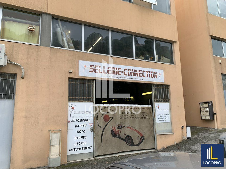 Location local d''activites 200 m² non divisibles