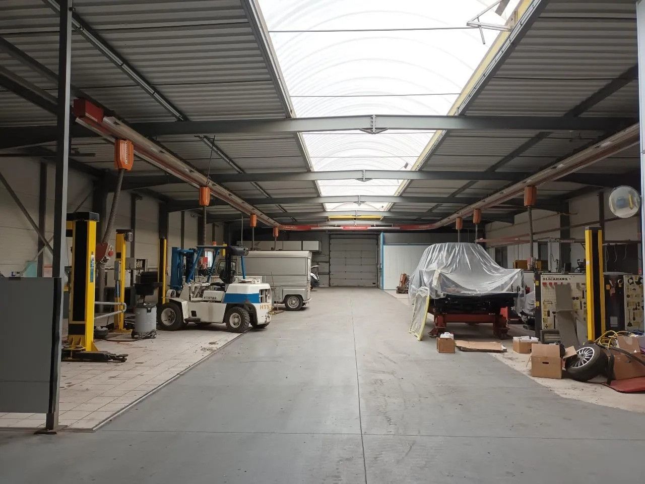 Vente local 2607 m² à Saint-Romain-de-Colbosc
