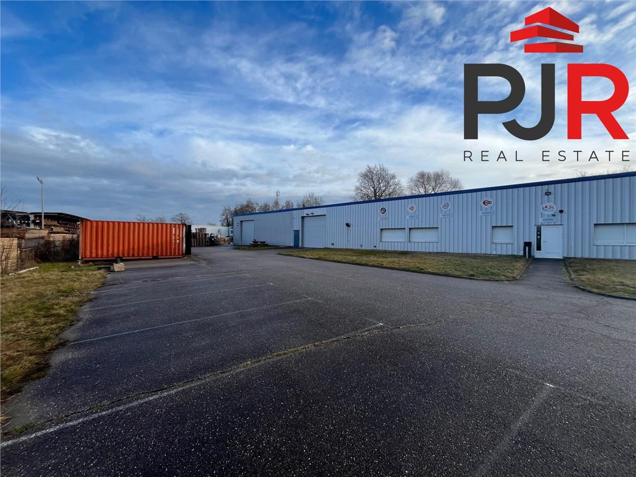 Location local d''activités 810 m² à Bois-de-Haye
