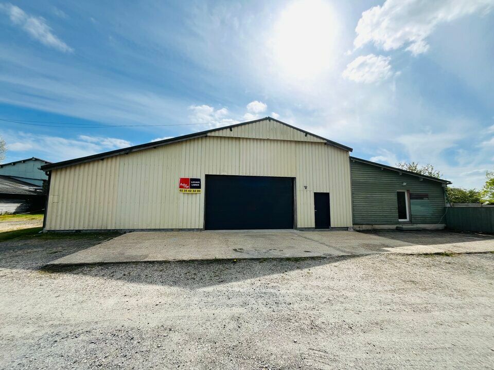 A LOUER SECTEUR HONFLEUR - ENTREPÔT D'ENVIRON 192 m² 