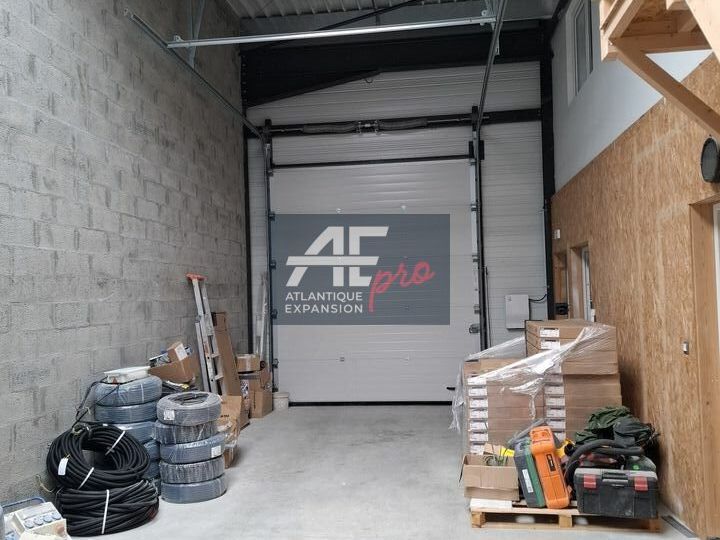 Location local d''activites 216 m² non divisibles