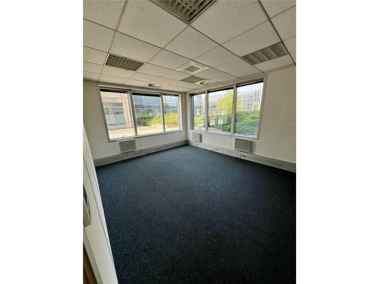 Vente bureaux 182 m² non divisibles