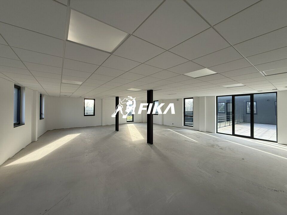 Location bureaux 915 m² divisibles à partir de 238 m²