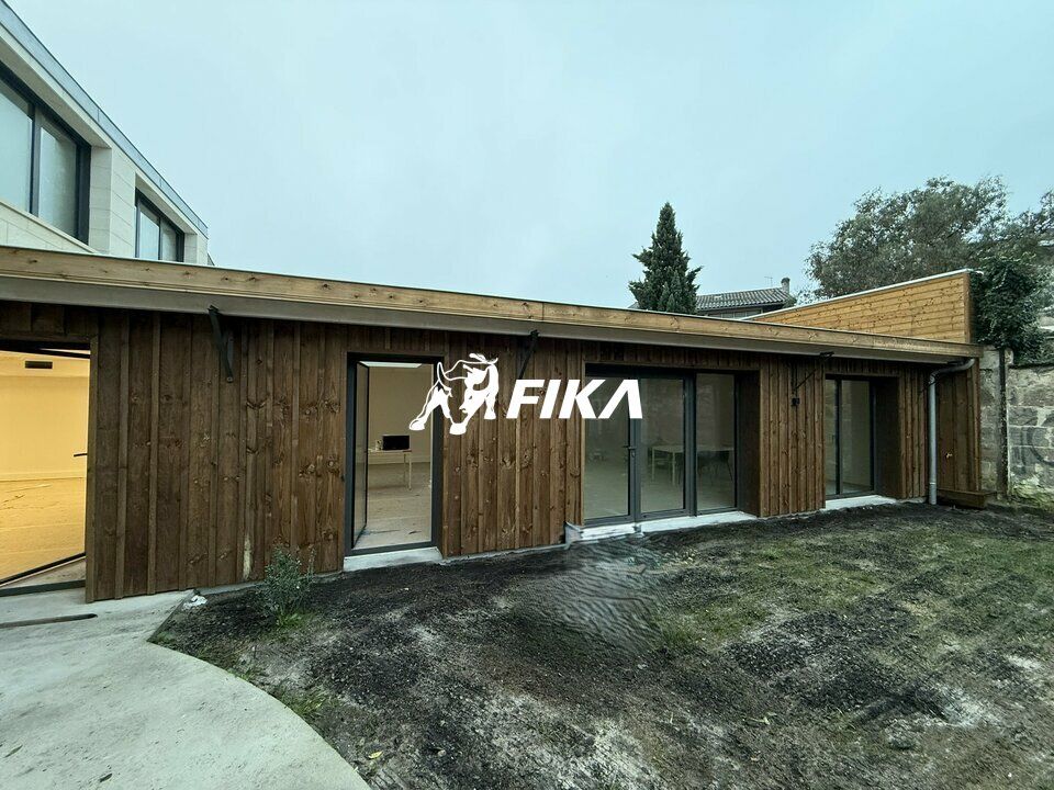 Location local commercial 178 m² non divisibles