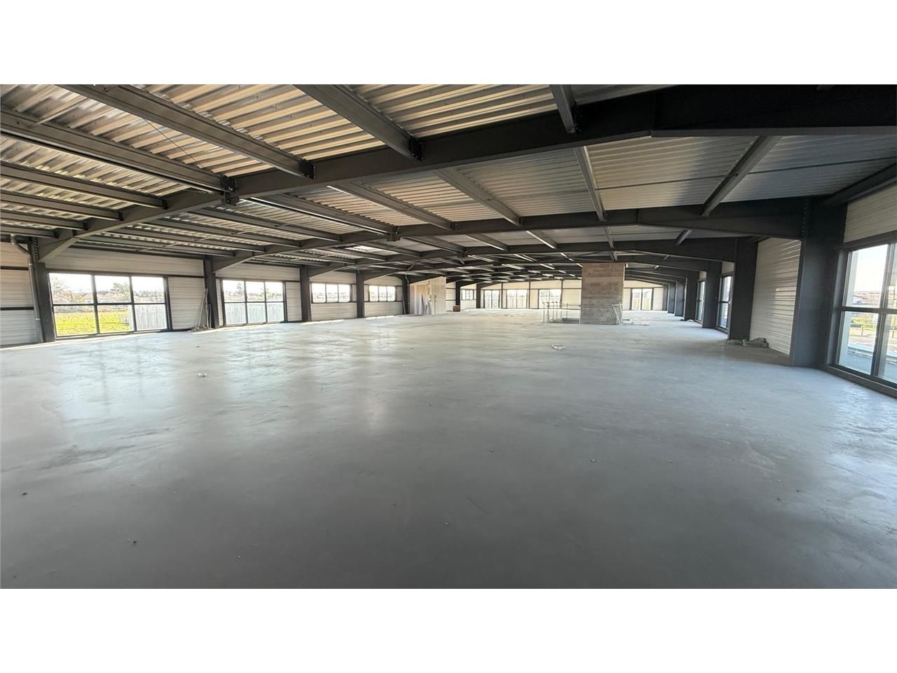 Location bureaux 939 m² divisibles à partir de 100 m²