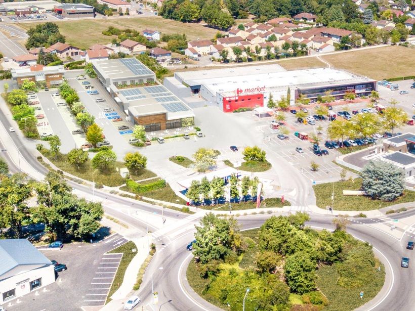 Location commerces 400 m² non divisibles