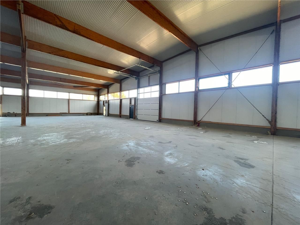 Location entrepots 355 m² non divisibles