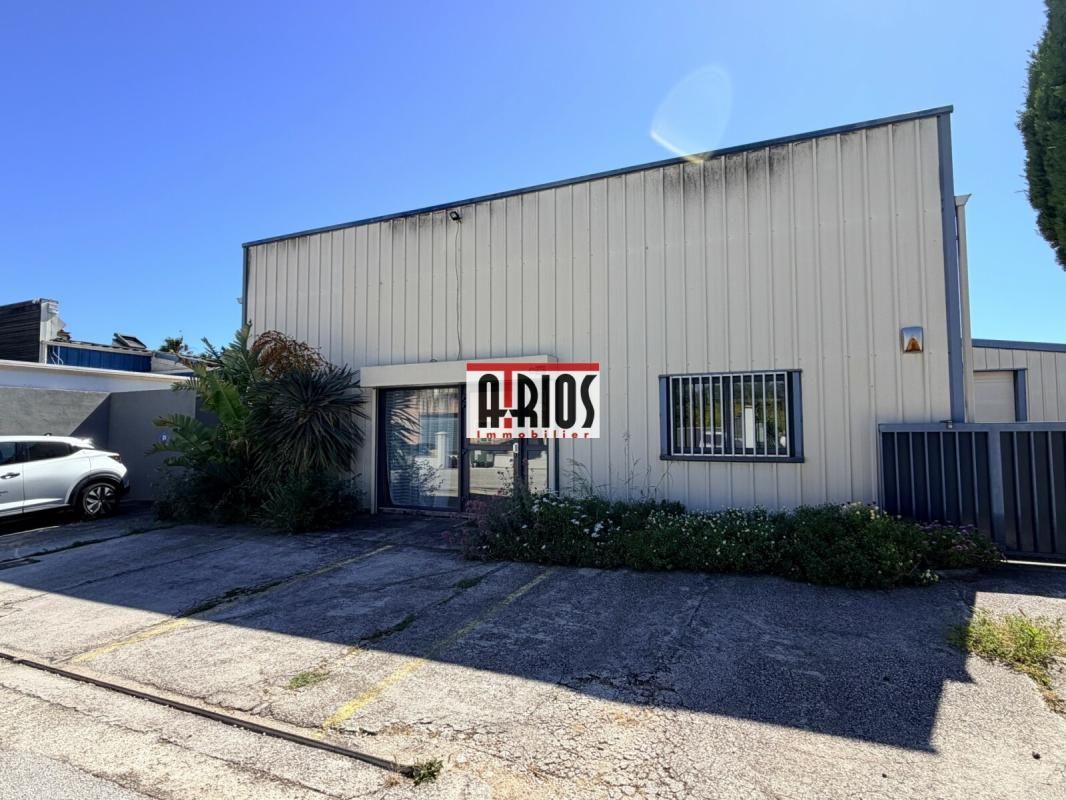 Location entrepôts 140 m² non divisibles