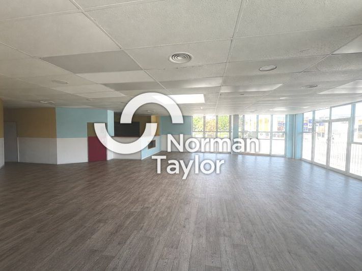 Location bureaux 270 m² non divisibles