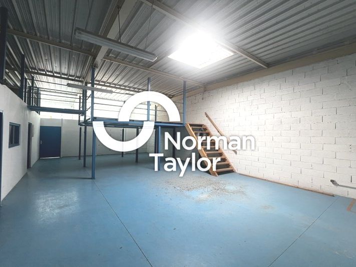 Location local d''activites 200 m² non divisibles