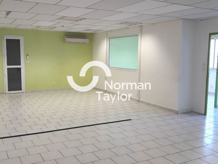 Location local d''activites 212 m² divisibles à partir de 86 m²