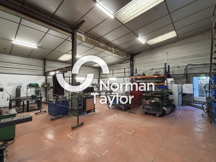 Vente local d''activites 790 m² non divisibles