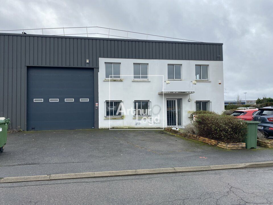 Location local d''activites 319 m² non divisibles
