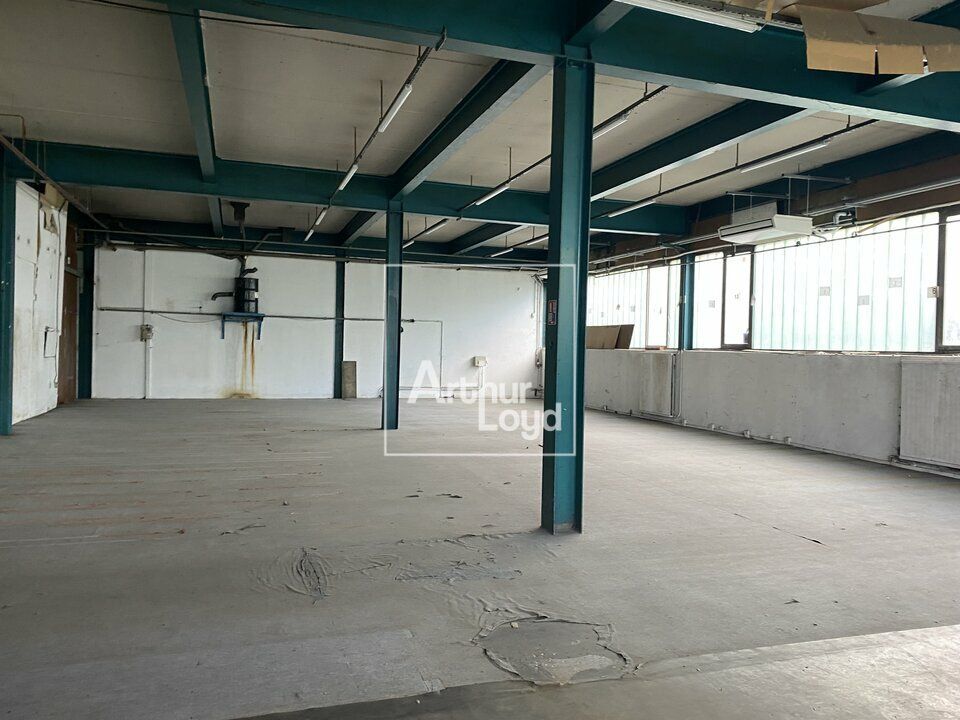 A LOUER ACTIVITE ET BUREAUX RIS ORANGIS
