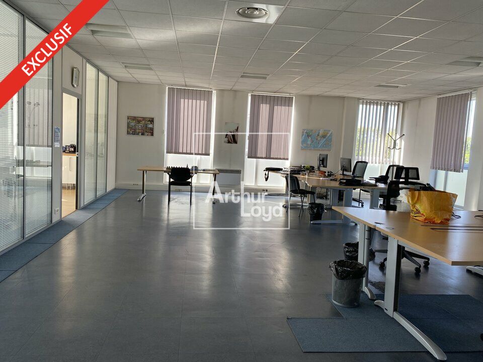 Location bureaux 240 m² non divisibles