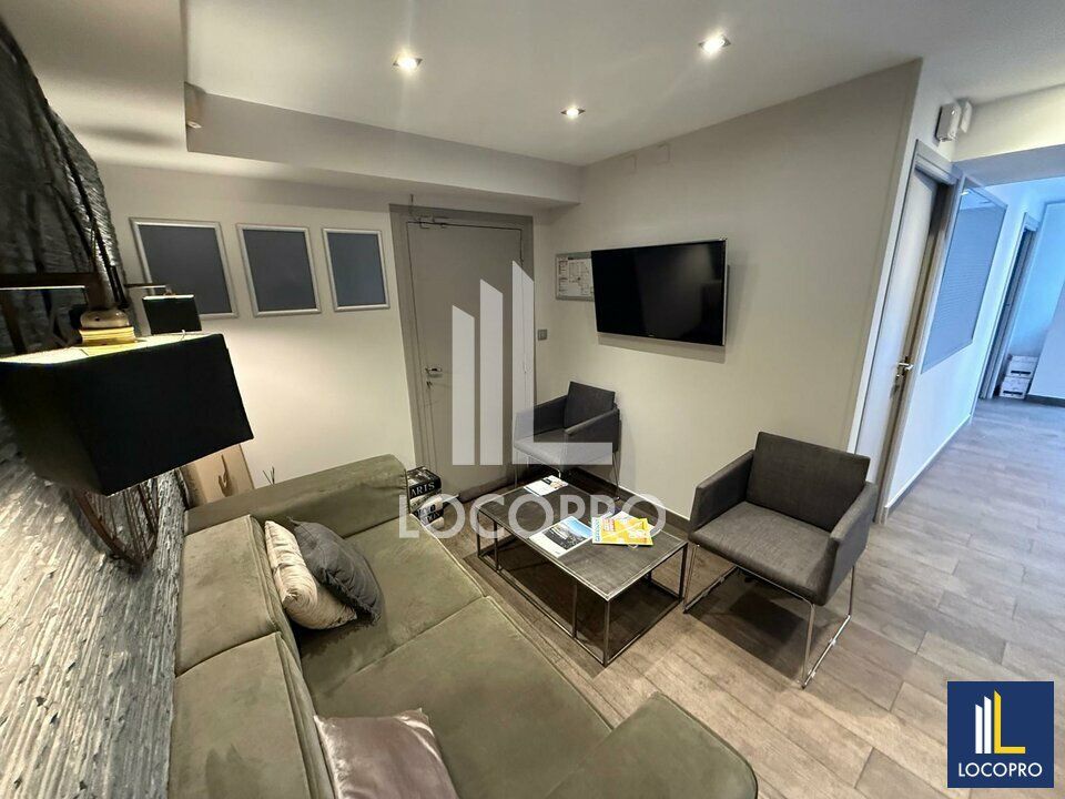 A LOUER - LOCAL COMMERCIAL - 130 M2 - CANNES