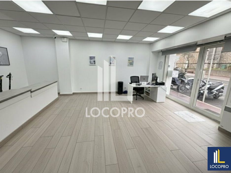 A LOUER - LOCAL COMMERCIAL - 142 M2 - CANNES