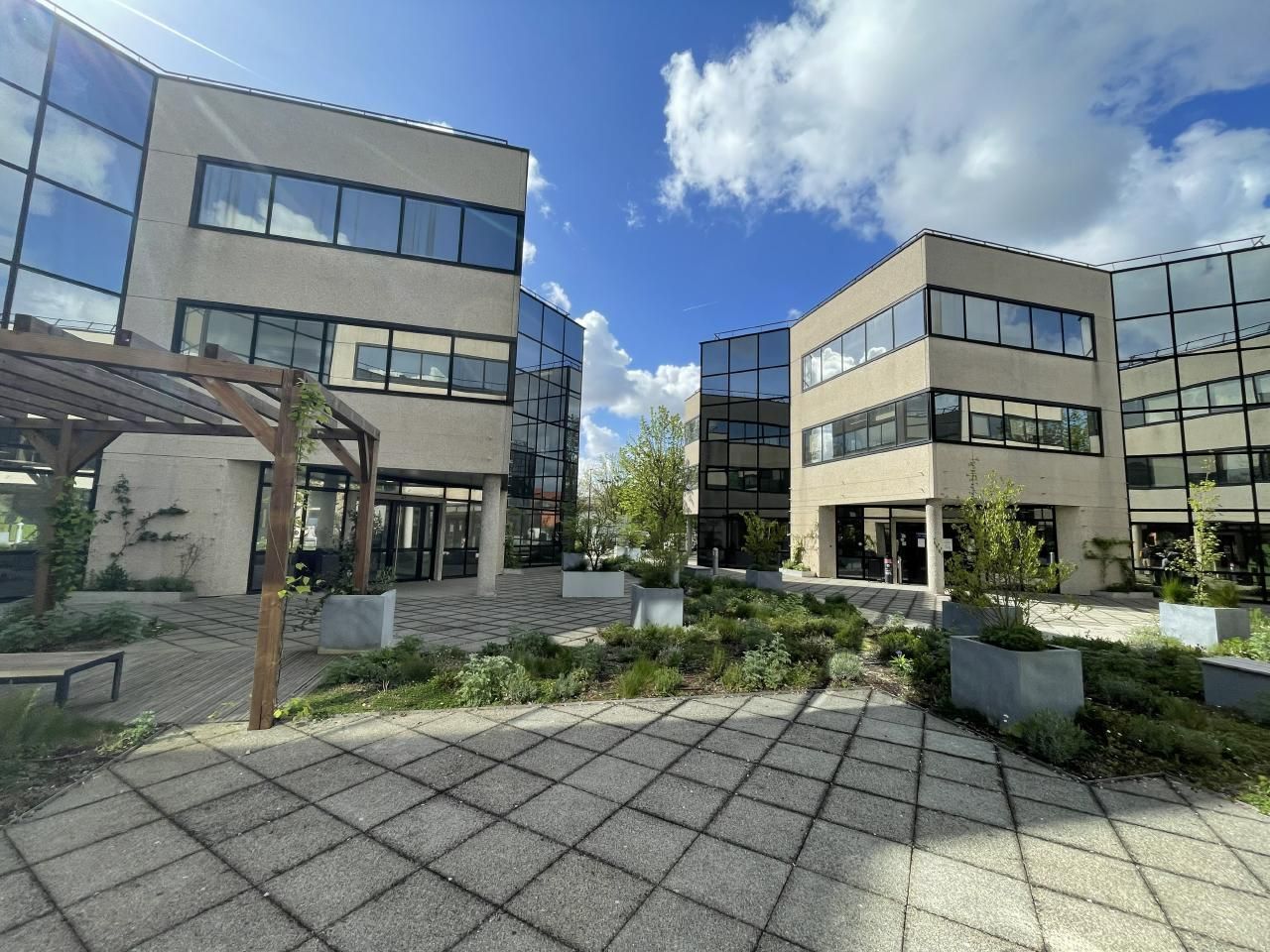 1330 m² pour ce pme-pmi en location à Nanterre