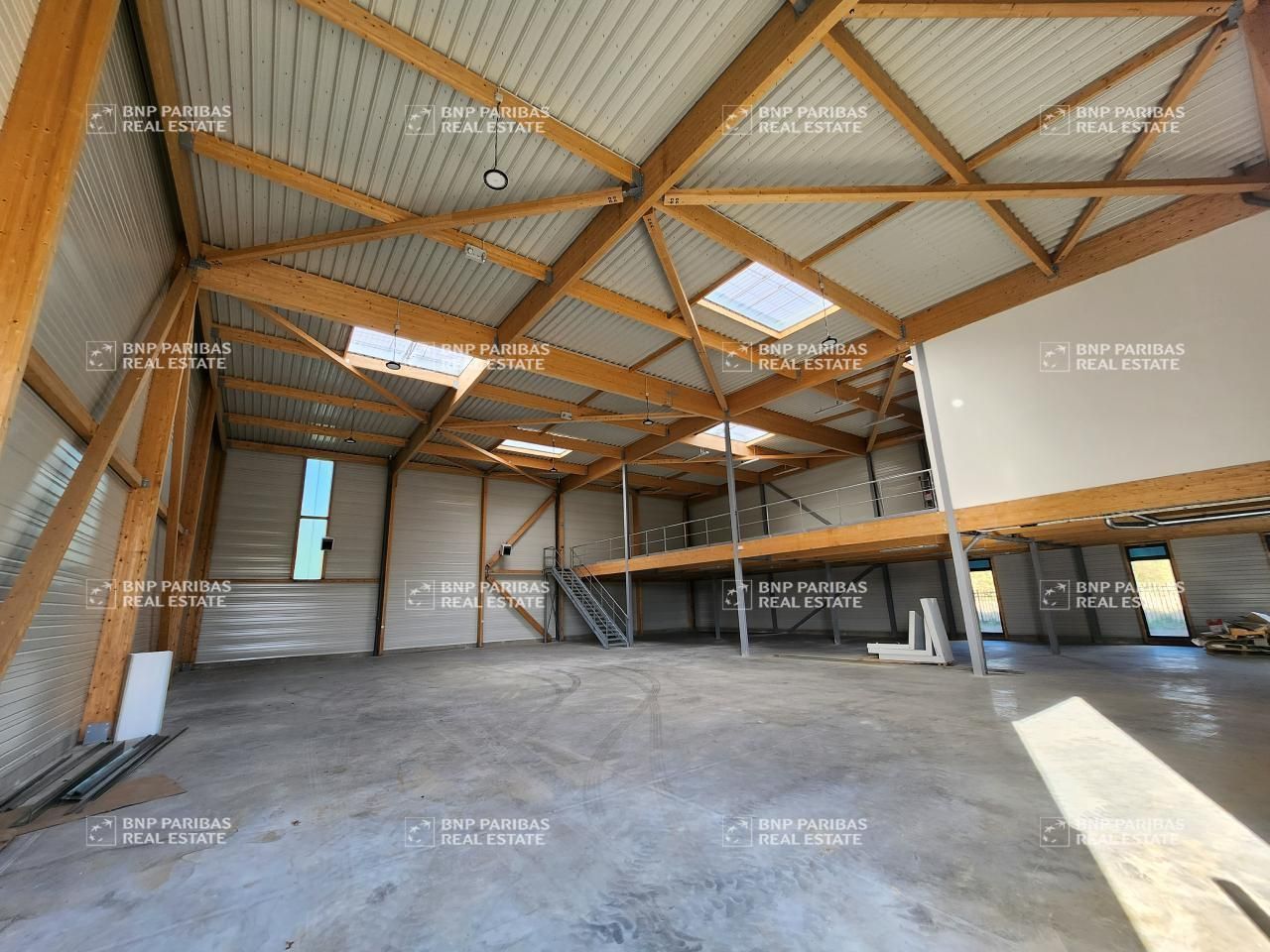 699.8 m² pour ce pme-pmi en location à Courtry