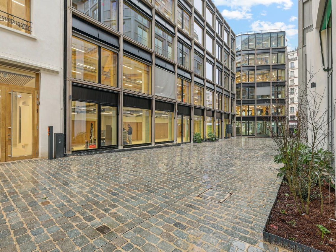 Location Bureaux 7246.01 m² divisibles 75010 Paris